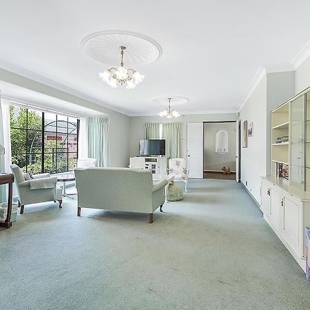 Wow, Spacious Home With A Pool Hamilton Eksteriør billede