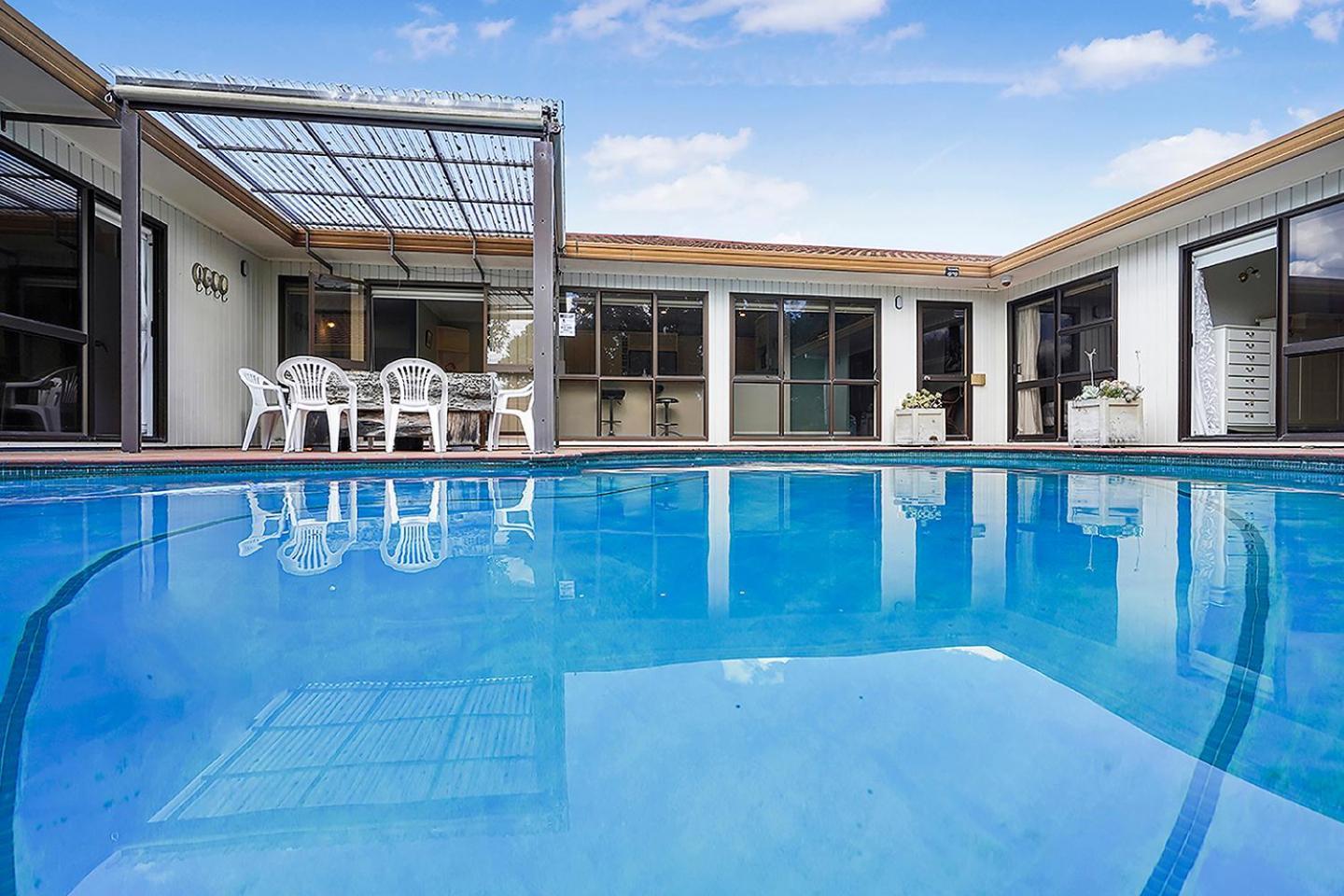 Wow, Spacious Home With A Pool Hamilton Eksteriør billede