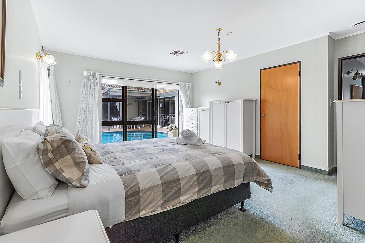 Wow, Spacious Home With A Pool Hamilton Eksteriør billede